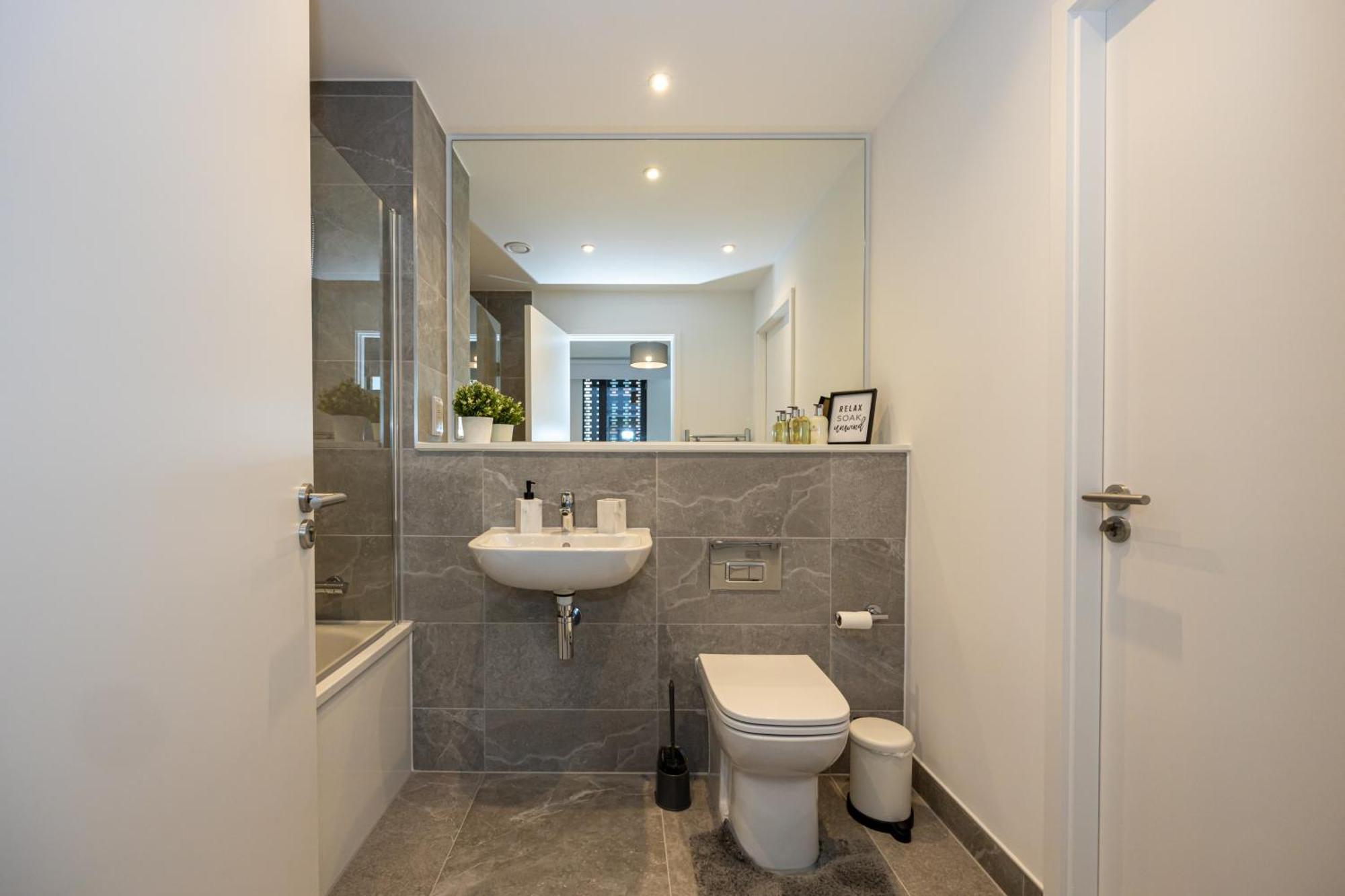 Appartamento Royal Ebony By Asquare Lettings Manchester Esterno foto